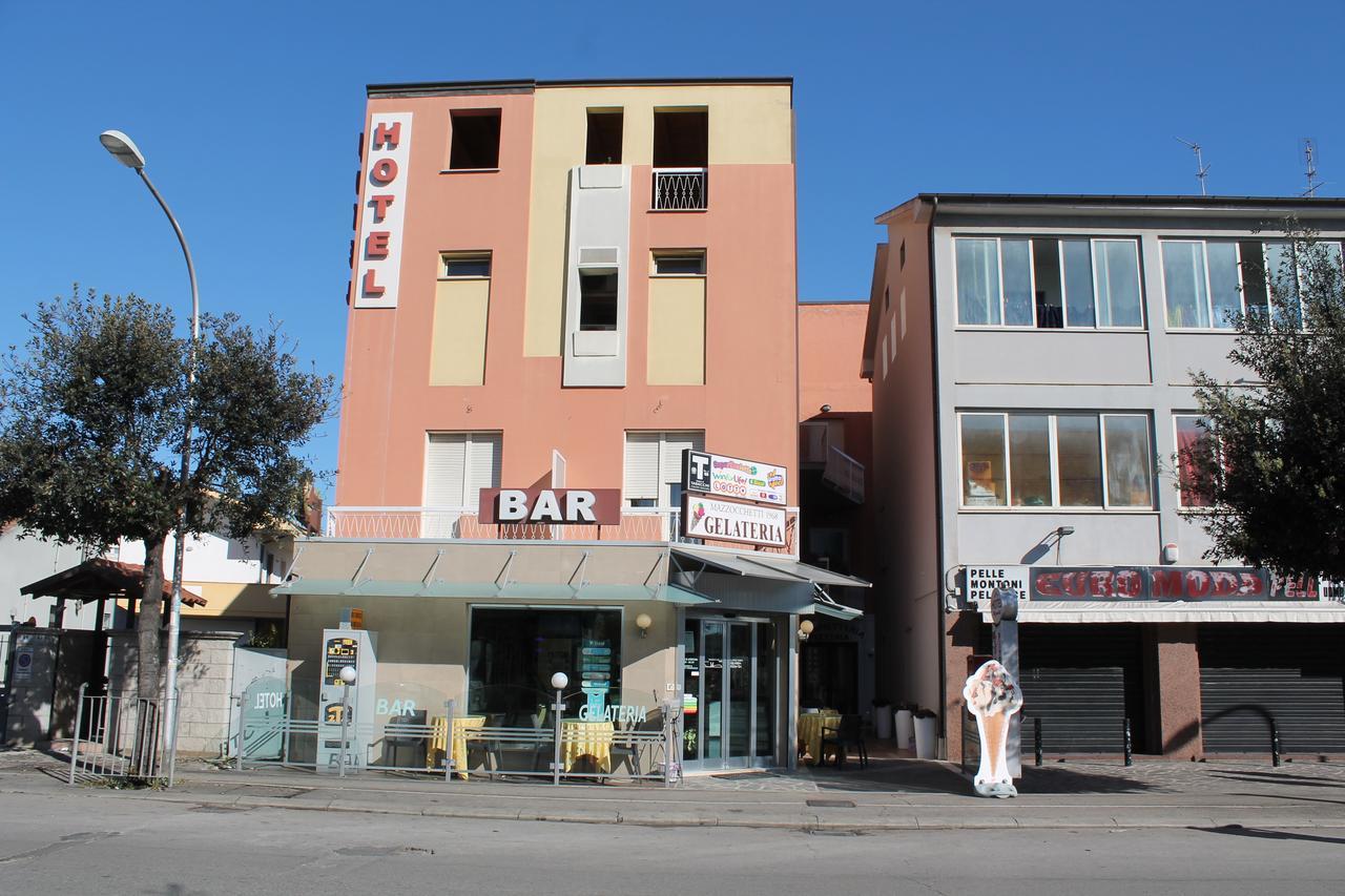 Hotel Mazzocchetti Città Sant'Angelo Exterior foto